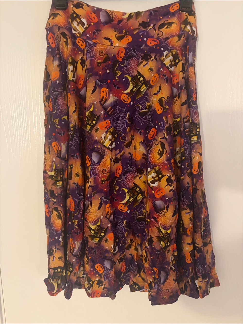 Miss Lulo  Halloween print skirt - pockets and waist tie- black cats, ghosts. L